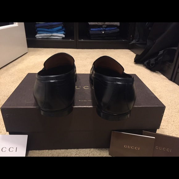 black dress and green shoes Gucci Men's Designer Shoes Black Leather Loafers with Logo Style 18179 –  AmbrogioShoes main image 1